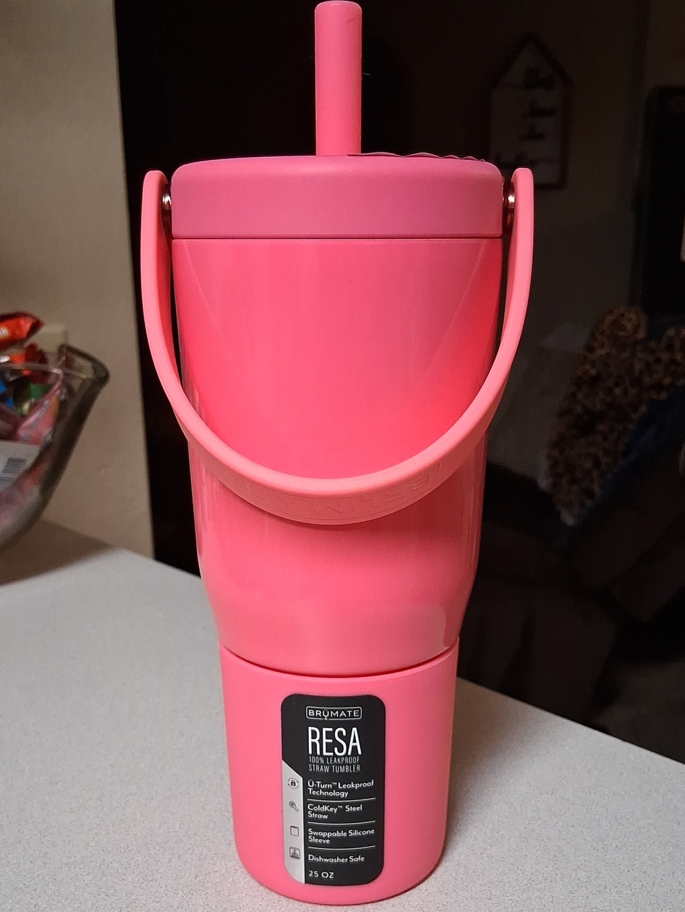 BNWT Brumate Resa 25 oz Straw Tumbler in  Hot Pink with Carry Handle